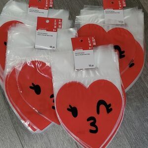 ‼️only 3 left 💥5/$25 SALE | BUNDLE TO SAVE | (4) 18 Piece Heart Favor Bags